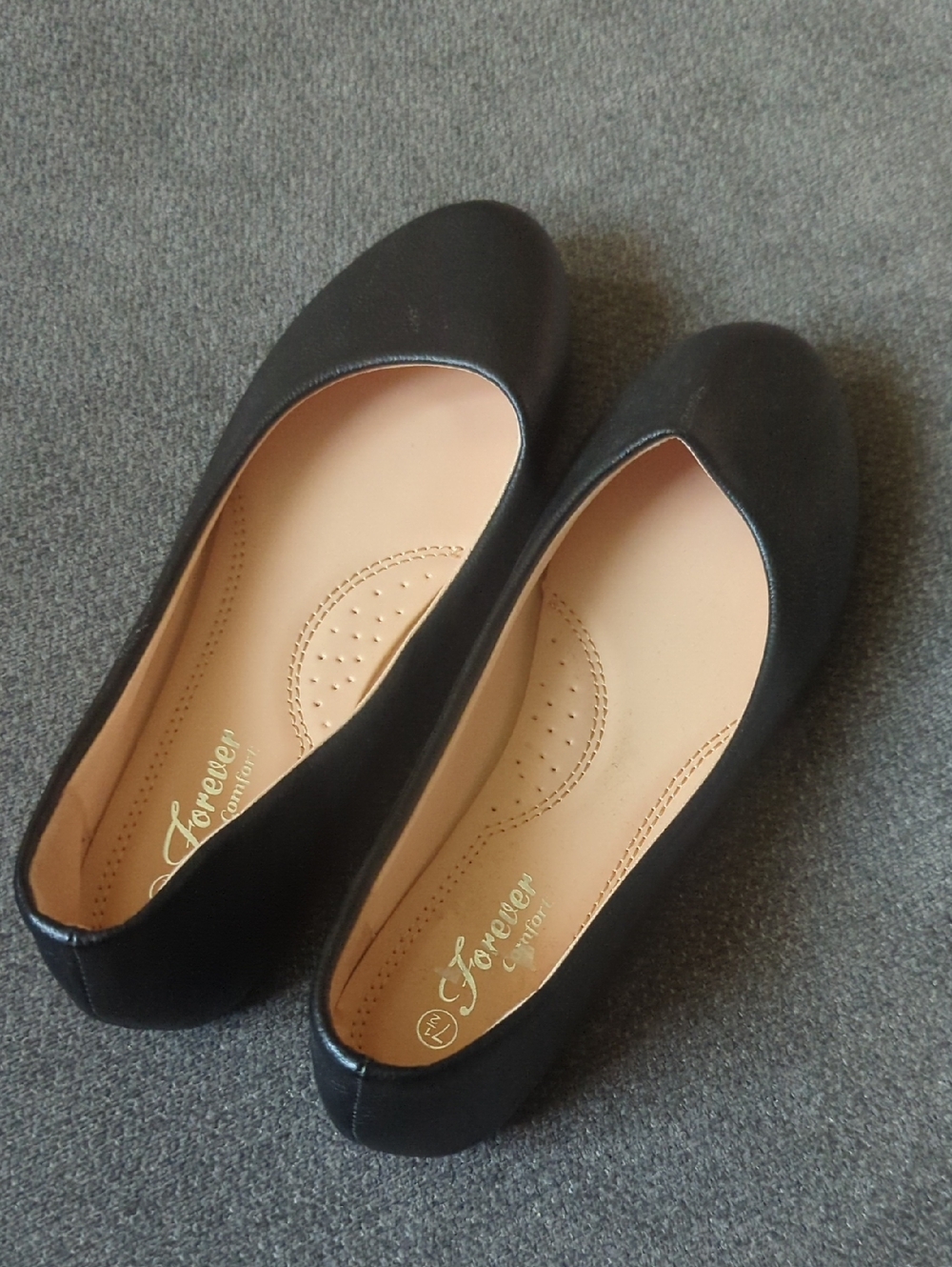 Forever Comfort Black Round-Toe Flats